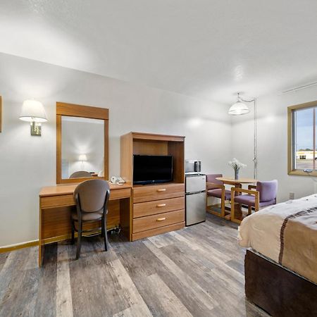 Executive Inn Cass City エクステリア 写真